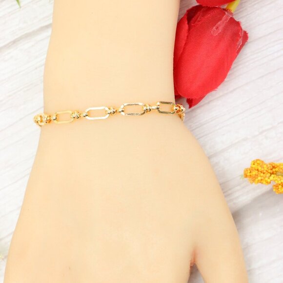 "Trendy Handmade Bracelet – A Thoughtful Gift for Girls & Women | UNVRC1554 - Picture 10 of 10